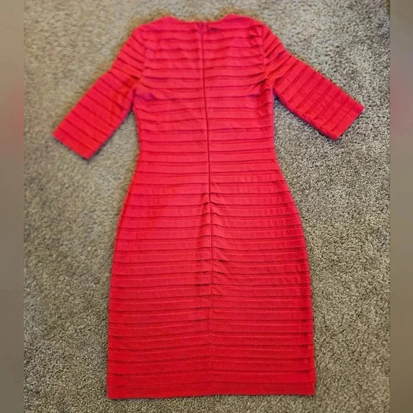 Sexy Layered Red Dress w/ V Neck,, Size Medium - Picture 4 of 8